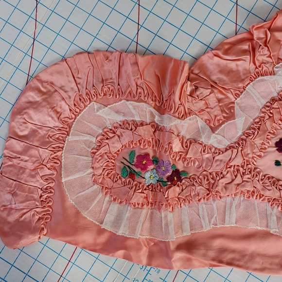 Crewel Needlepoint Embroidered Pillowcase Floral 40"x16.5" Cottagecore Satiny - Picture 2 of 10